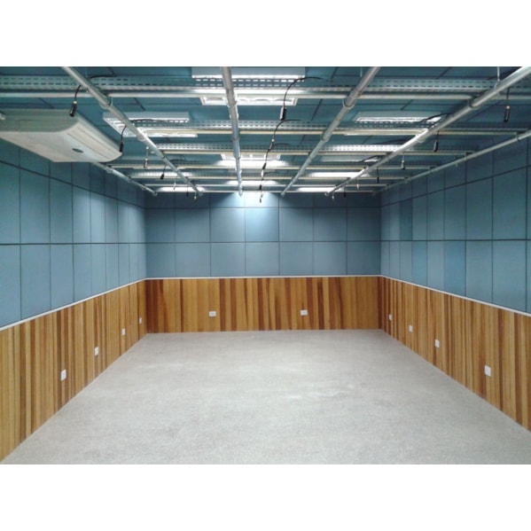 Espuma Acústica PU Lisa Para Estúdio 500 x 500 x 25mm Densidade 23 kg/m³ Cor Natural